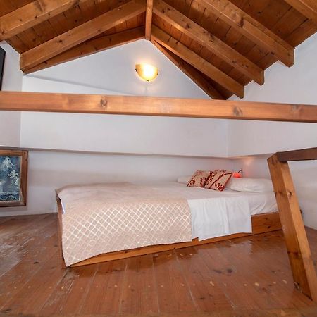 Aeolos Guesthouse 모넴바시아 외부 사진