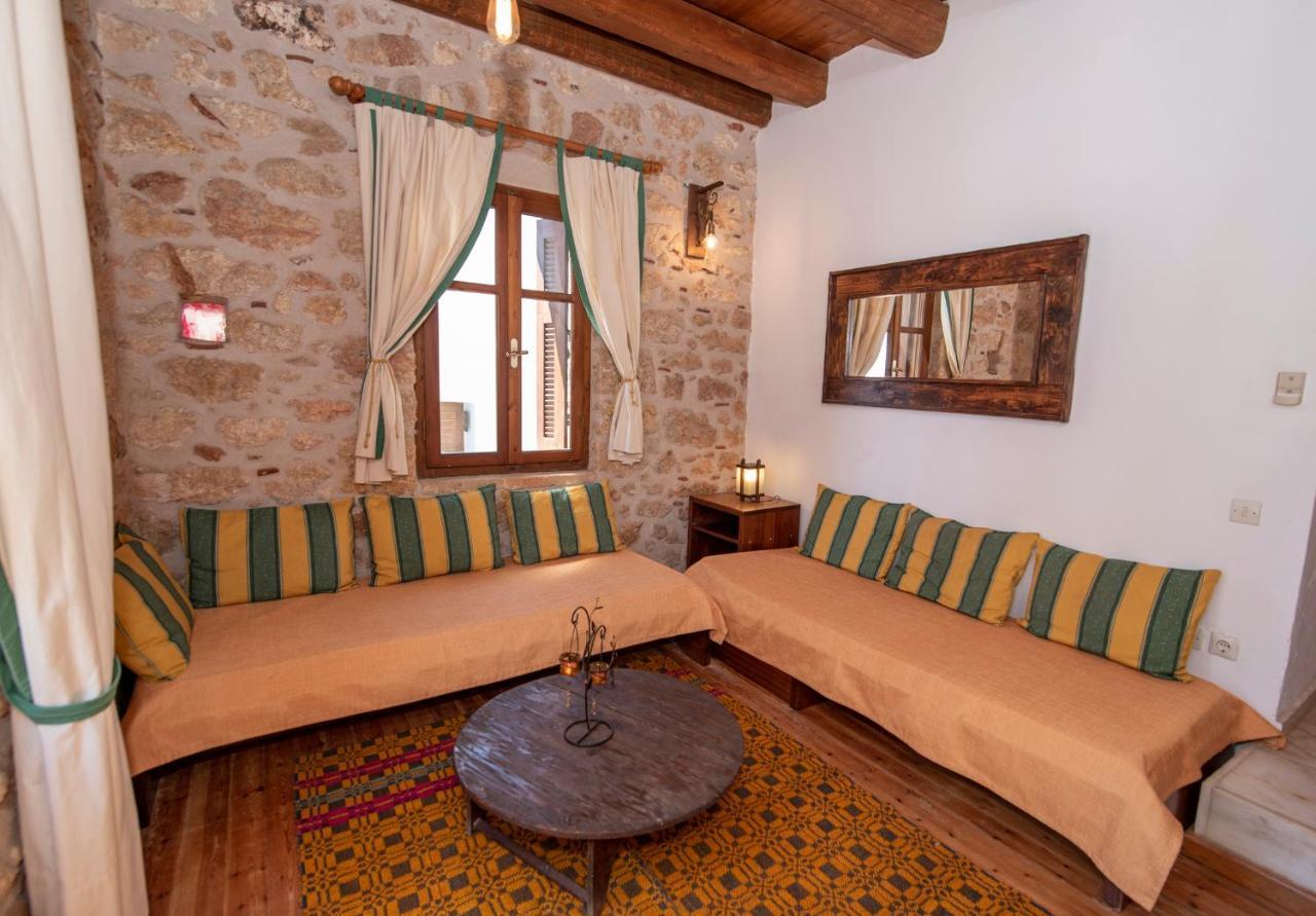 Aeolos Guesthouse 모넴바시아 외부 사진