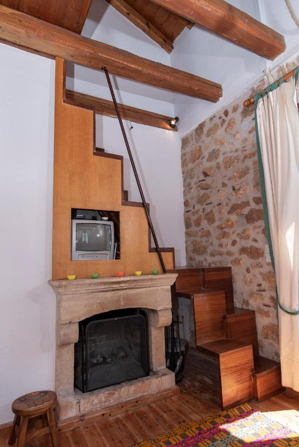 Aeolos Guesthouse 모넴바시아 외부 사진