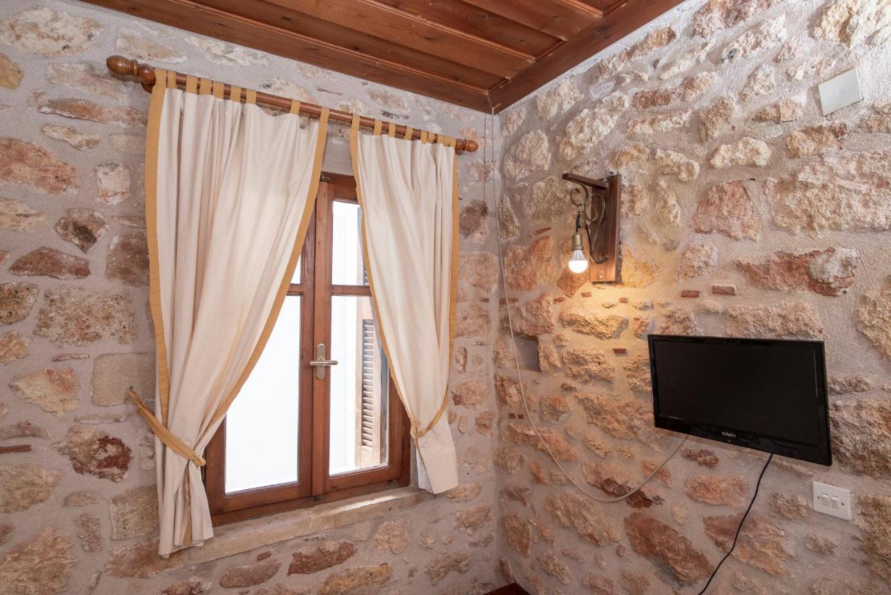 Aeolos Guesthouse 모넴바시아 외부 사진