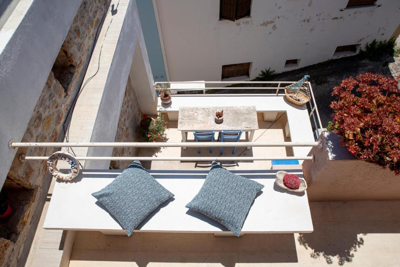 Aeolos Guesthouse 모넴바시아 외부 사진