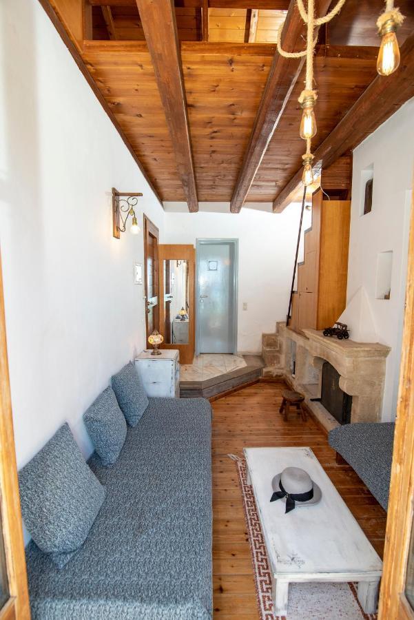 Aeolos Guesthouse 모넴바시아 외부 사진