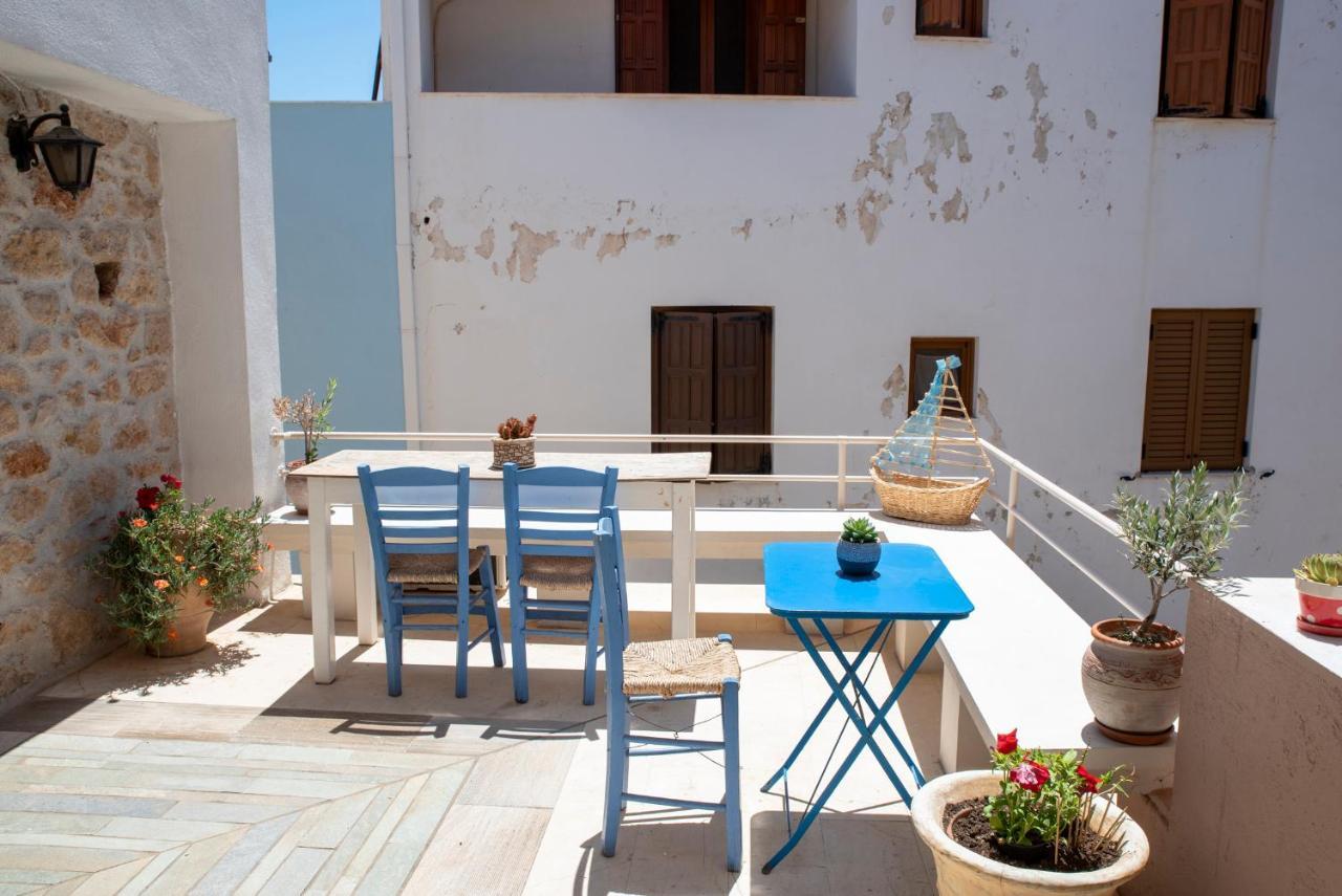 Aeolos Guesthouse 모넴바시아 외부 사진