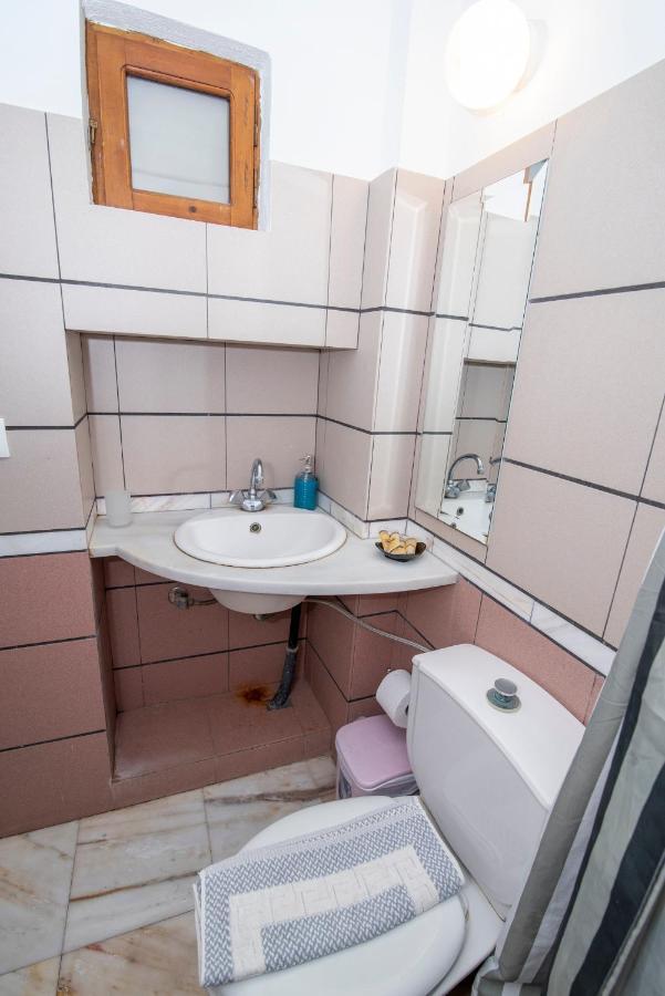 Aeolos Guesthouse 모넴바시아 외부 사진